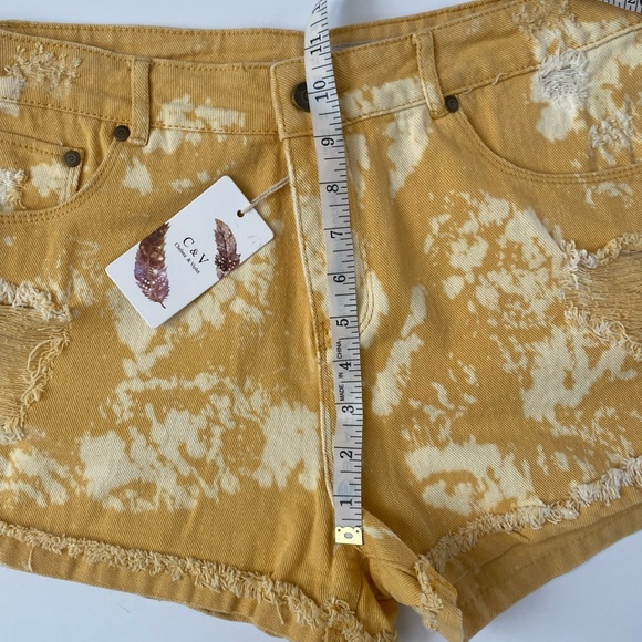 NWT Chelsea & Violet Tie Dye distressed washout jean shorts size 31 - Picture 4 of 12